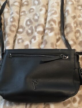 Simply Vera Vera Wang Black Crossbody Bag with Front Zip